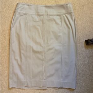 NWOT Size 6 Ann Taylor Gray Pencil Skirt